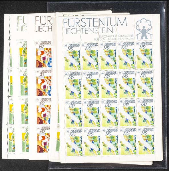 1040 | Liechtenstein. Stock de Series y Sellos