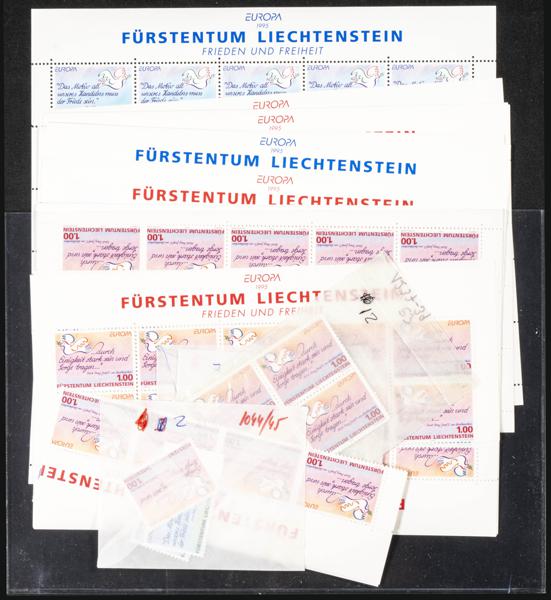 1077 | Liechtenstein. Stock de Series y Sellos